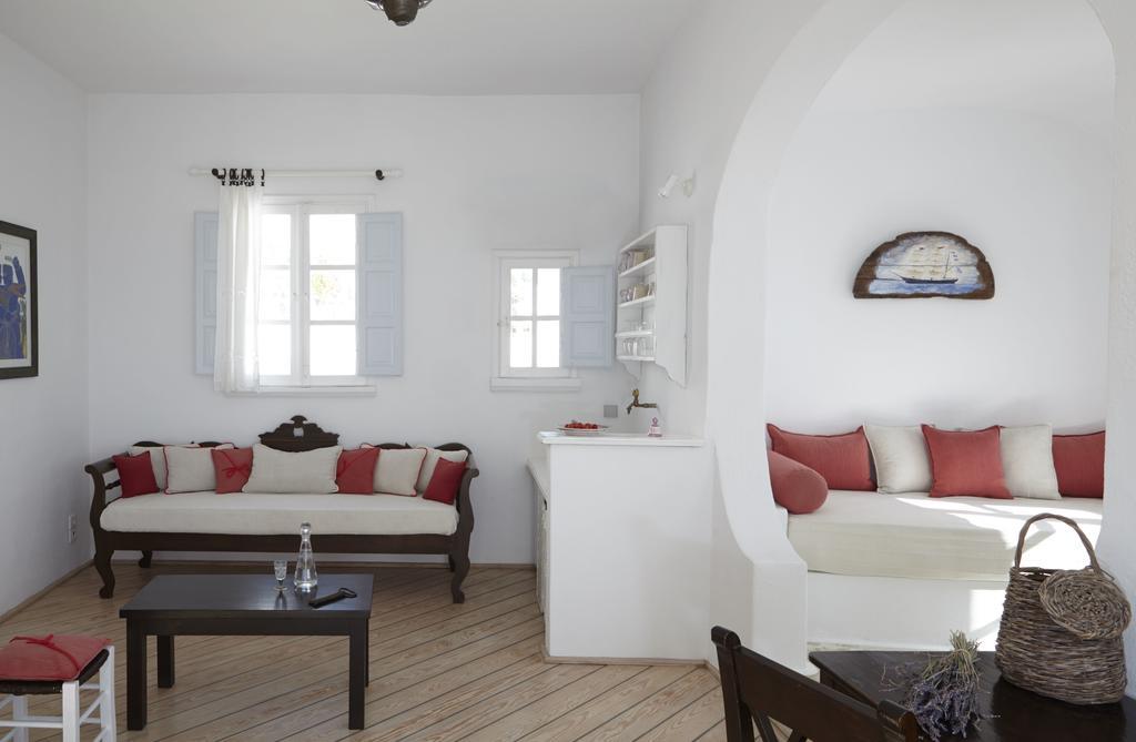 Altana Heritage Suites Imerovigli  Bilik gambar