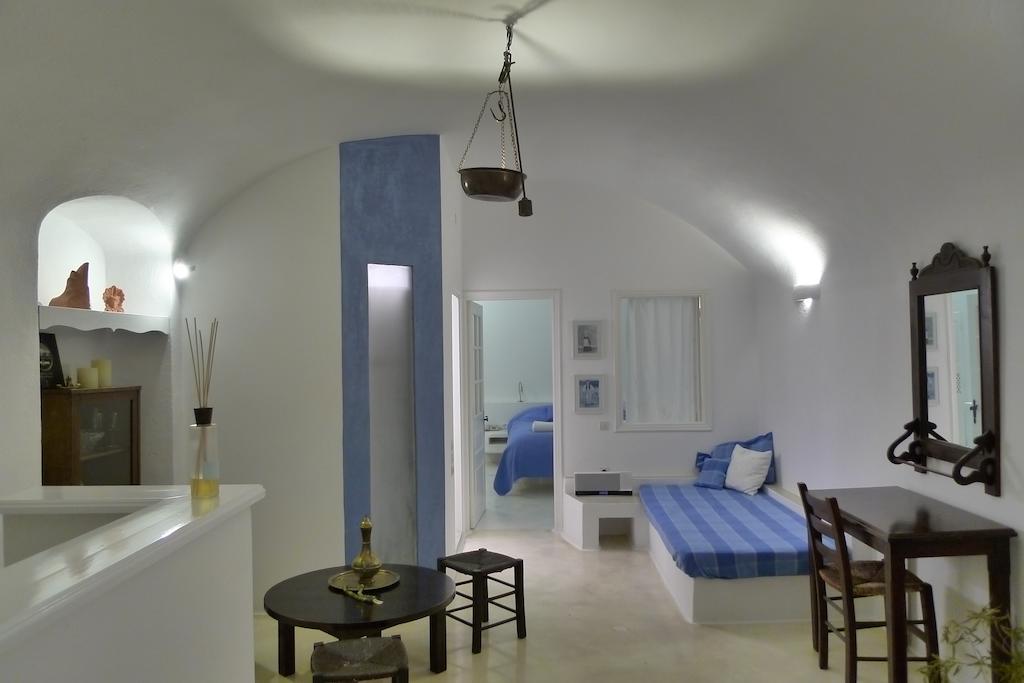 Altana Heritage Suites Imerovigli  Bilik gambar